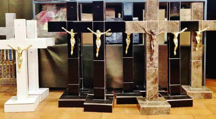 Ornement de tombes avec des articles funéraires